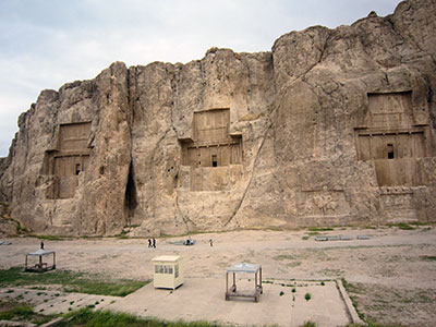 Naghsh-e-Rustam-Necropolis-Iran-tours